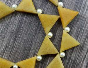 Pierre précieuse d'aventurine jaune naturelle 16 pièces à facettes en forme de Trillion pierres semi-précieuses perles de Briolette vente en gros - Product Image 5