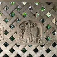 Sculpture en relief de pierre de Bali, motif floral, design moderne, style naturel, couleur beige, 100% sculpture à la main, art mural, Indonésie, décoration intérieure