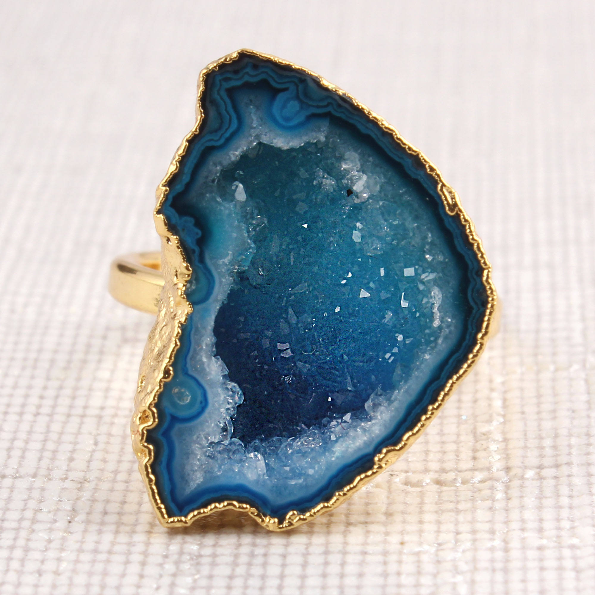 สีฟ้าอ่อน