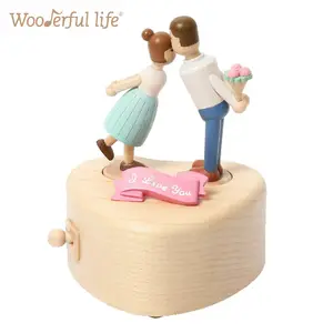 [1] Valentine Paar küssen musikalische Bewegung Holz Spieluhr für sie ihn