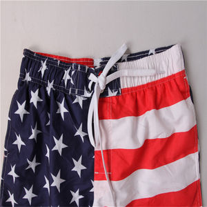 Short de bain pour homme drapeau américain Séchage rapide Vêtements de plage d'été Écologique Taille avec cordon de serrage Short de bain solide Design patriotique - Product Image 3