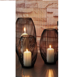 Soporte de portavelas de temporada de latón pulido brillante hecho a mano para 1 vela de Navidad de tamaño personalizado a un precio económico - Product Image 1