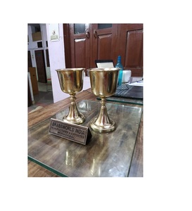 Calice et paten brillants en laiton et argent, fournitures d'église cuivworld inde - Product Image 1