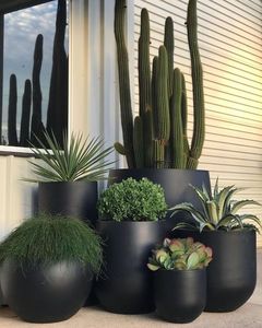 Attractive Design Eco-Friendly Durable Black Powder Coated Galvanized Customized Indoor Outdoor Planters and Flower Pots - Product Image 3