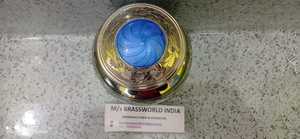 Urne funéraire en laiton bleu de Brassworld India's Fournitures funéraires pour adultes de style américain avec motif gravé en argent - Product Image 4