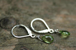 Pendientes hechos a mano de peridoto Natural, 92,5 plata de ley, esmalte de oro, piedras preciosas facetadas, cuentas de Briolette en forma de pera - Product Image 6