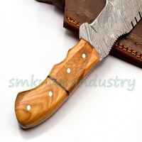 Couteau de chasse artisanal en acier Damas avec manche en bois d'olivier, OEM disponible, dureté 59-60 HRC, garantie 3 ans (smk1703)