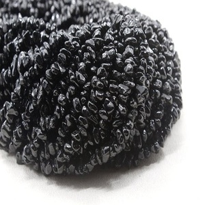 Piedra preciosa de espinela negra Natural de 16 "de largo, chips lisos sin cortar para hacer joyas, cuentas, precio al por mayor - Product Image 1