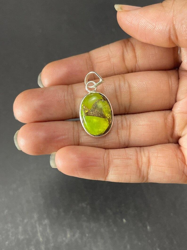 สีเขียว