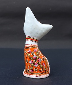 Nirmala Handicrafts NH01903 Estatua de Gato de Metal Hecha a Mano con Esmalte Meenakari, Diseño Feng Shui Sentado, Decoración India de Rajastán - Product Image 3