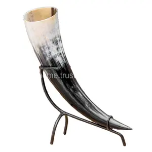 Crafts Home Buffalo Ochse Natürliches Trinken Messing Fitted Buffalo Horn Mittelalter Trinken Viking Horn Becher mit Eisenst änder Großhandel