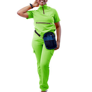 Uniformes de manga corta para enfermeras, conjunto de pantalones apilados con volantes para correr, venta al por mayor - Product Image 1