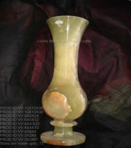 Vase en pierre d'onyx vert multi à prix réduit - Product Image 1
