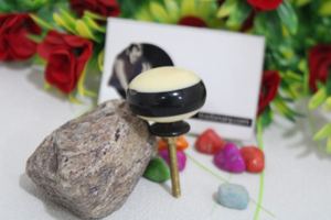 Bouton en résine d'armoire dernière conception couleur noir et blanc en forme ronde bouton de meubles et de quincaillerie décoratifs exportateur - Product Image 2