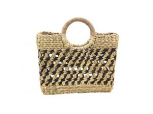 Grand sac de plage en jacinthe d'eau fait à la main, sac fourre-tout en paille tressée en rotin avec pompon noir et décorations florales brodées - Product Image 6