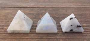 Piedra lunar arcoíris pirámide tallada piedra preciosa de cristal para Chakra curación Reiki terapia decoración del hogar - Product Image 3