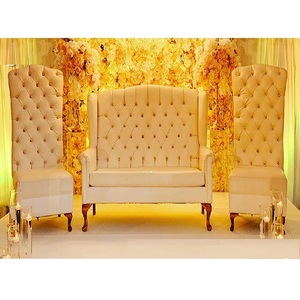 Meubles de mariage à dossier haut en cuir blanc Canapé à dossier haut en cuir de mariage avec chaises Ensemble de meubles de mariage à trône en cuir blanc - Product Image 1