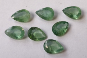 Pera de cianita Natural y poco común, de 4x6mm a 7x10mm, de buena calidad facetada, menta verde rara - Product Image 5