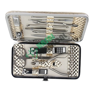 Venta caliente CE ISO APROBADO Top de nuestras producciones Regalo de Chrismias más vendido Juego de manicura y pedicura por Hasni Surgical - Product Image 1
