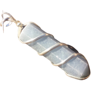 Venta al por mayor hermoso hecho a mano Angelite piedra preciosa colgante alambre envuelto bala y lápiz diseño - Product Image 1