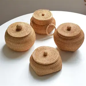 可爱的天然高品质藤编圆形储物篮带盖不同风格的小型储物篮藤条材料