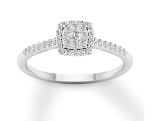 Anillo de Boda con Halo de Diamantes Naturales de 0.50 CTTW en Oro Blanco de 10K |   GH Color I Clarity - Joyería Fina de Compromiso para Mujer, Regalo - Product Image 1