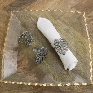 Servilleteros de metal más vendidos con diseño en forma de hoja en toque plateado para uso y decoración diarios en la cocina - Product Image 2
