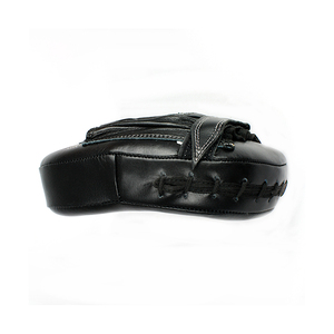 Almohadillas de enfoque profesionales para Unisex Color negro OEM ODM Personalización Almohadillas de boxeo regulares hechas en Sialkot Pakistán para la venta - Product Image 4