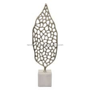 Premium Stand en métal doré avec sculpture de fantaisie en marbre agate Catégorie Produit - Product Image 3