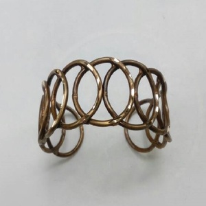 สร้อยข้อมือแบบเปิดสไตล์ฝรั่งเศสสำหรับผู้หญิงเครื่องประดับแฟชั่นคลาสสิกชุบทองแบบใหม่ล่าสุด - Product Image 3