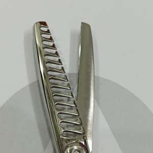 Tijeras de Peluquería para Adelgazar el Cabello, de Acero Inoxidable con Cuchillas Afiladas de 24 Dientes, Tijeras Profesionales para Texturizar y Mezclar - Product Image 4