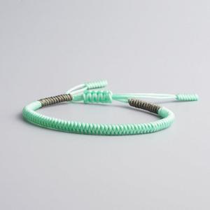 สร้อยข้อมือมิตรภาพถักมือแบบเวทมนตร์ - Product Image 1