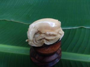 Base de madera tallada a mano con detalle fino tallado en Tagua - Product Image 4