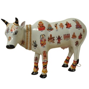 Estatua Decorativa de Vaca de Aluminio, Arte Popular Religioso, Fundición de Metal de Kalavastu - Product Image 6