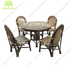 现代手工批发4座圆形餐桌和椅子套装，由可生物降解的竹子制成，适合花园客厅