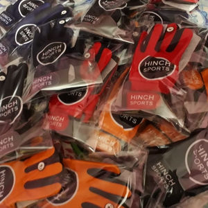 Gants GAA actifs Grip Gants de football gaélique de qualité supérieure fabriqués avec du latex de 2.5mm pour une meilleure prise en main et un excellent contrôle de la balle - Product Image 1