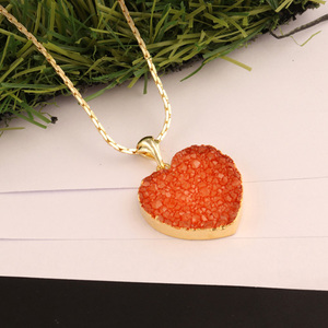 Colgante romántico con forma de corazón para mujer, colgante de collar con estilo punk, de azúcar de naranja natural, cadena de serpiente inspirada, para regalo - Product Image 3
