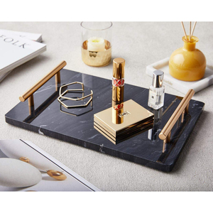 Holar-bandeja para servir de mármol rectangular, hecha en Taiwán, con asas doradas - Product Image 3