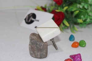 Bouton de porte en marbre blanc naturel et forme carrée avec bande de ligne en laiton mince et dernier bouton de conception pour la décoration de la maison - Product Image 4