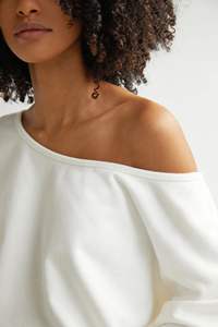 เสื้อแขนยาวผ้าฟลีซแบบสวมหัวสำหรับผู้หญิงเสื้อสเวตเตอร์ผ้าฝ้ายสีทึบโลโก้ออกแบบได้ตามต้องการ - Product Image 2