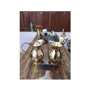 Latón comunión jarra con la Iglesia suministros - Product Image 1