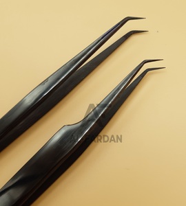 Pince à cils à angle de 45 degrés en acier inoxydable japonais de 14 cm avec logo personnalisé Extension de cils pointue couleur plasma noir - Product Image 2