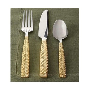 Ensemble de couverts au design attrayant Ensemble de couverts faits à la main en laiton poli à l'or pour la vaisselle dans les restaurants et les hôtels - Product Image 6