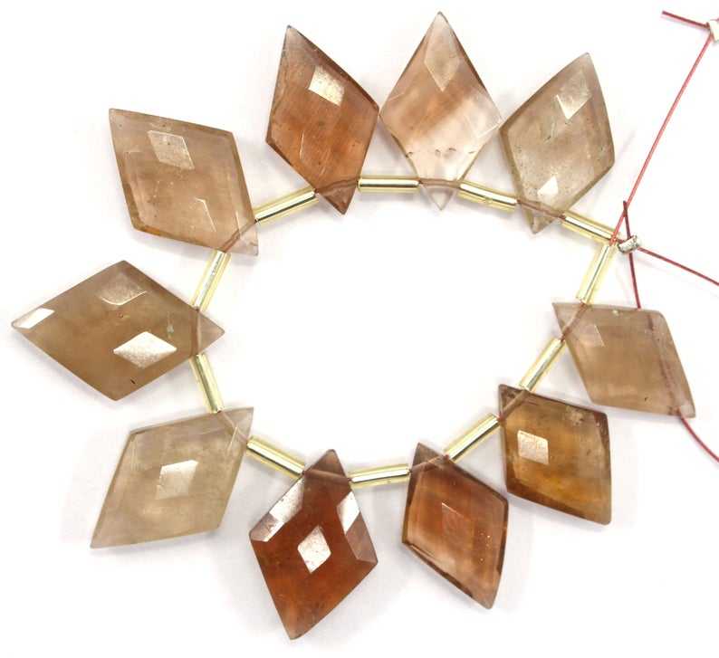 สีน้ำตาล