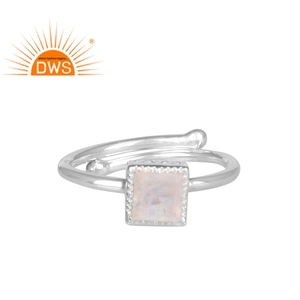 Anillo cuadrado con piedra lunar de arco iris para niñas, joyería llamativa, fabricante de joyería - Product Image 1