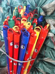 Thiết Kế Gấu Trúc Chất Lượng Cao Sản Xuất Tại Việt Nam/Cỡ 1200X22Mm Cán Chổi Bằng Gỗ Phủ PVC - Product Image 2