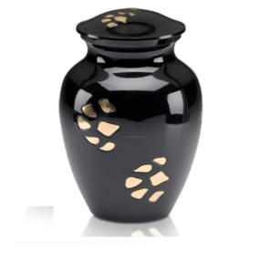 Urnes pour animaux de compagnie de crémation en laiton de vente chaude avec la conception de fleurs et la couleur noire finie pour les urnes pour animaux de compagnie de cendres humaines - Product Image 3