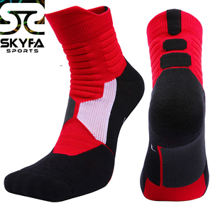 Chaussettes de football GAA de haute qualité sur mesure Chaussettes gaéliques Chaussettes hurlantes Chaussettes antidérapantes Chaussettes de sport avec logo personnaliséChaussettes de sport OEM - Product Image 1