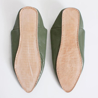 Babouches marocaines en cuir véritable vert olive pour femmes et hommes - Utilisation intérieure/extérieure - Fabriquées au Maroc pour l'été/le printemps/l'automne