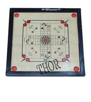 Plateau de carrom en bois massif pour les professionnels et les clubs avec des jetons, un frappeur et de la poudre borique